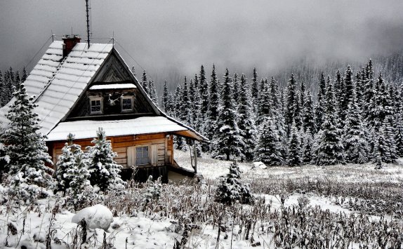 Zamierzasz sprzedać dom zimą? Oto kilka faktów, o których powinieneś wiedzieć!