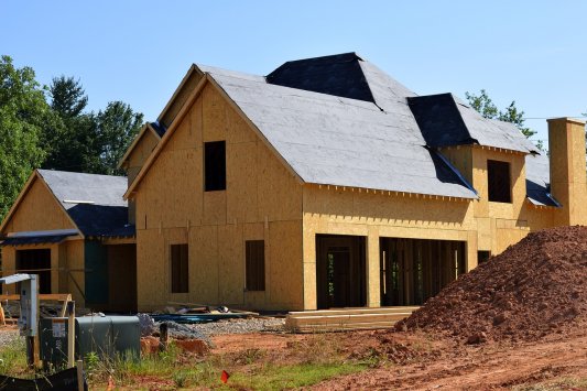 Dom – lepiej budować czy kupić?