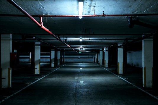 Czy warto kupić miejsce parkingowe lub garaż?